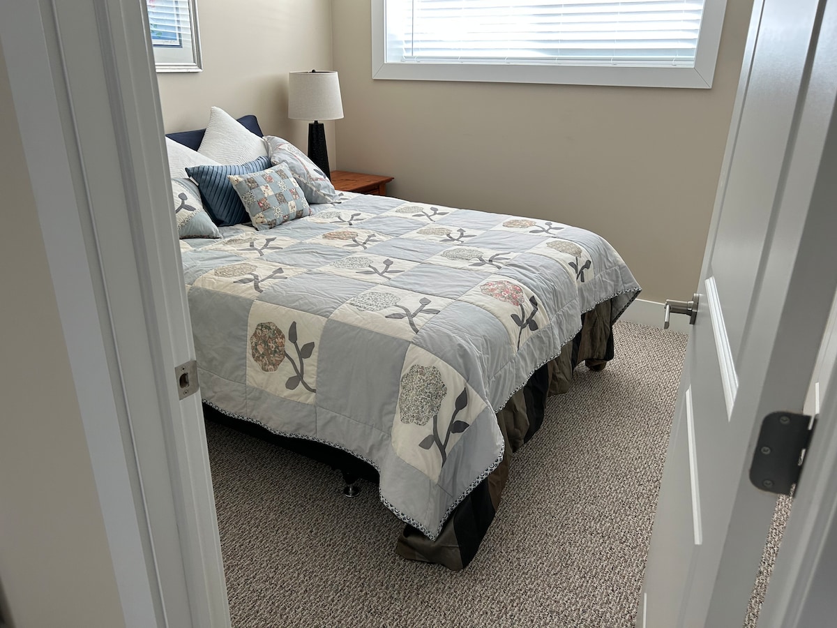 Lower level queen bedroom