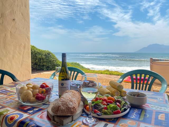 Family & pet friendly home on the beach in Kommetj gallery image 3