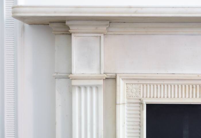 Super Knightsbridge 2 bed Apartment gallery image 4