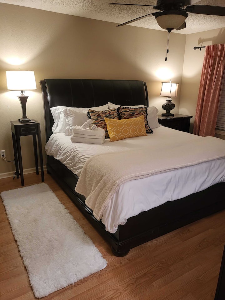 Მთავარი საძინებელი - საწოლი 193 × 203 სმ