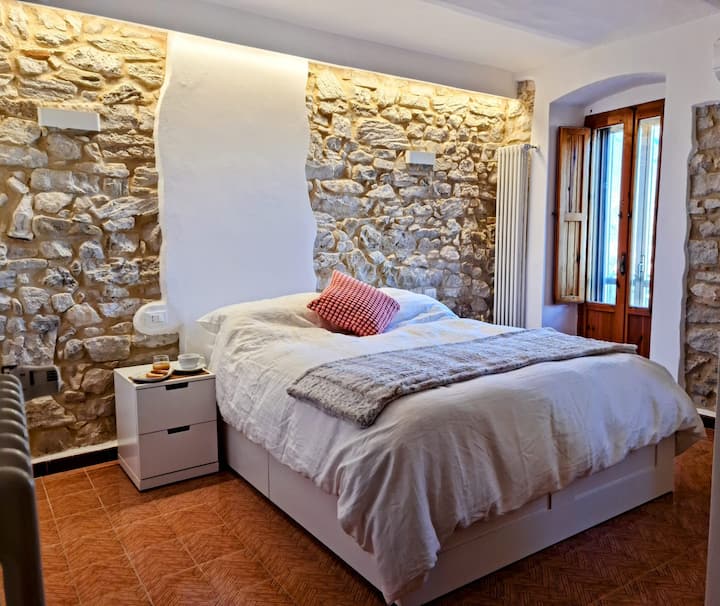 საძინებელი 1