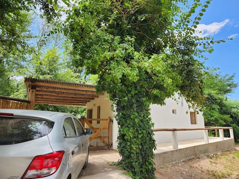 Popular Airbnb listing: Moonlight Cabin in Departamento Tunuyán