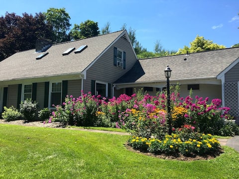 Coop's Dream House: Dreams Park Views!