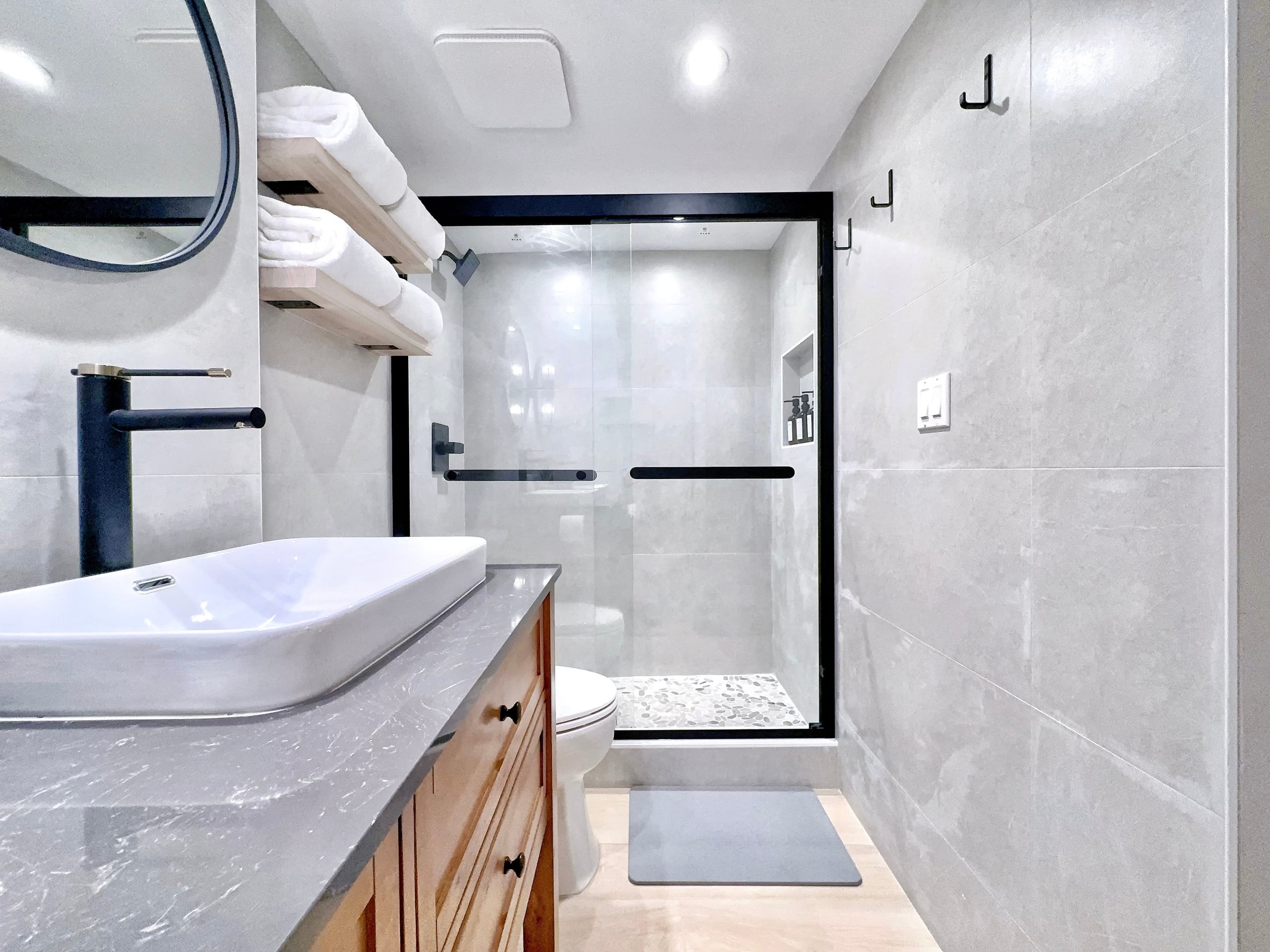 25FL-Upscale Ultra Modern-Premium 1BR W/Parking - Image 35