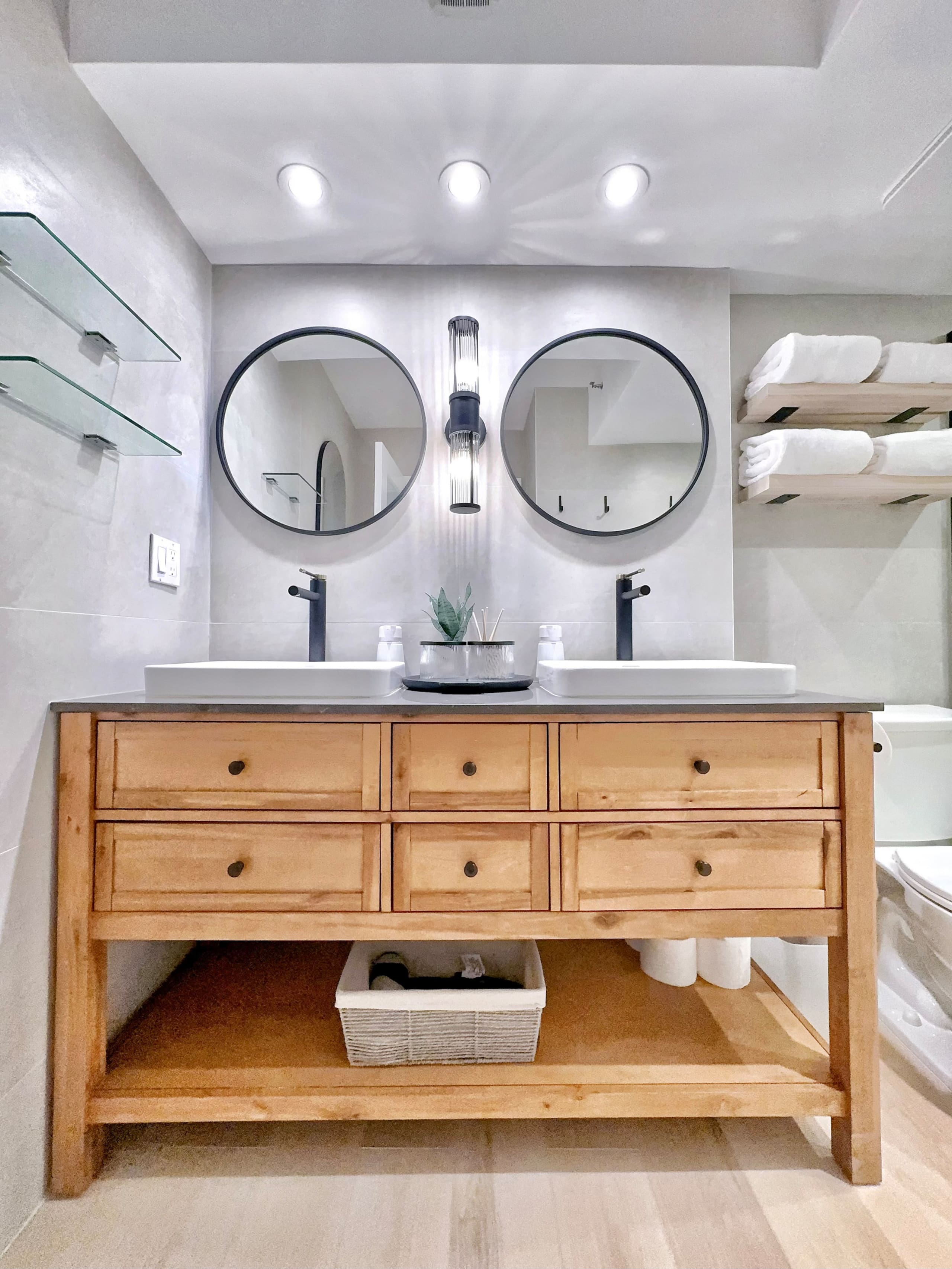 25FL-Upscale Ultra Modern-Premium 1BR W/Parking - Image 37