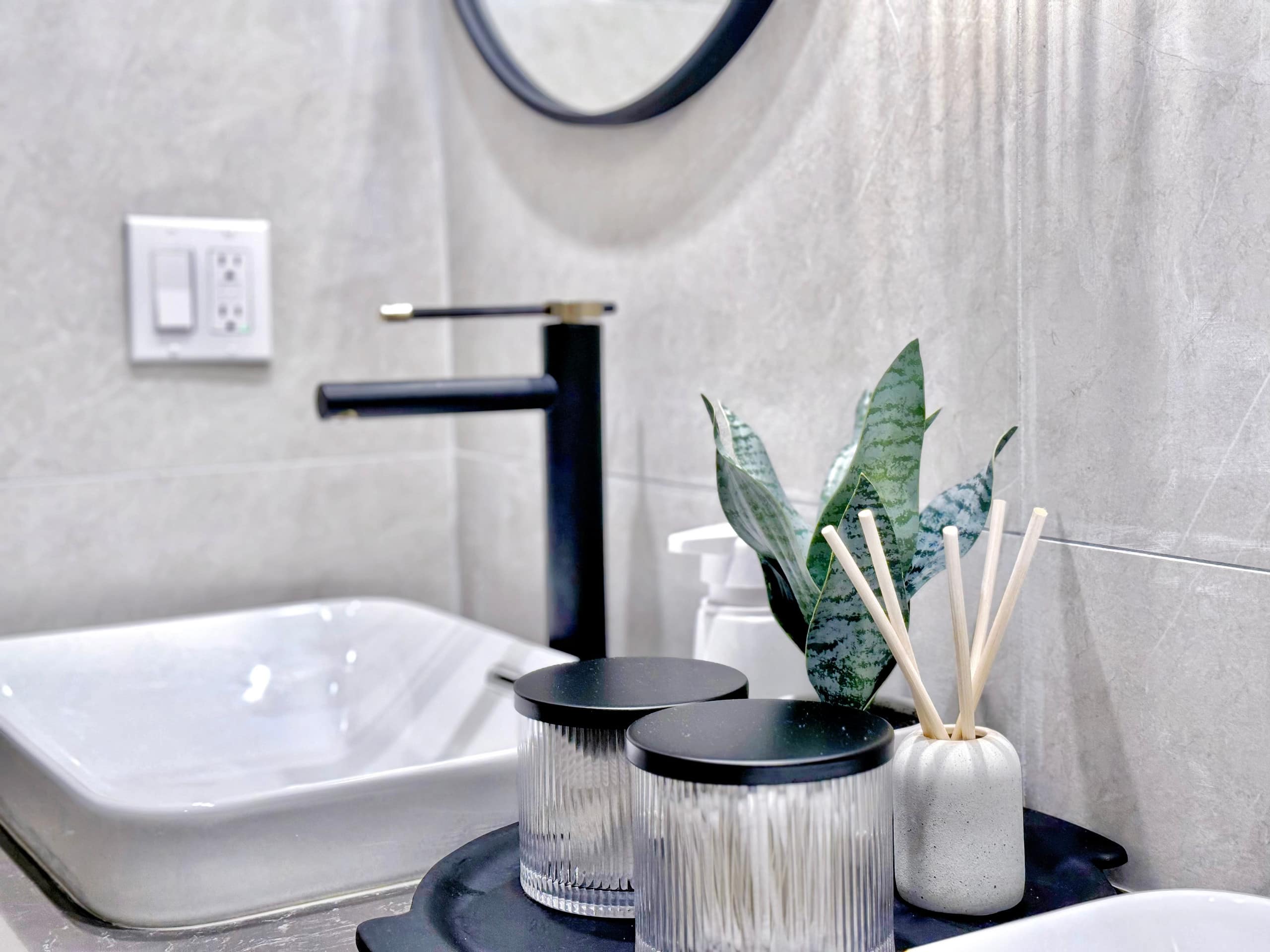 25FL-Upscale Ultra Modern-Premium 1BR W/Parking - Image 32