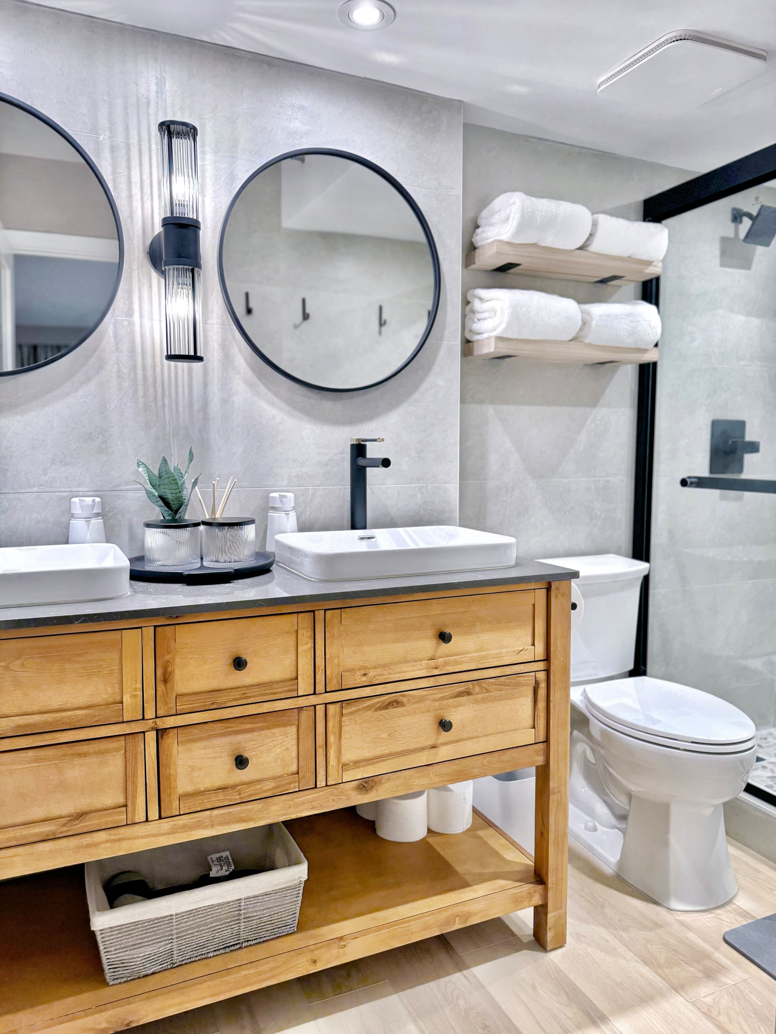 25FL-Upscale Ultra Modern-Premium 1BR W/Parking - Image 33