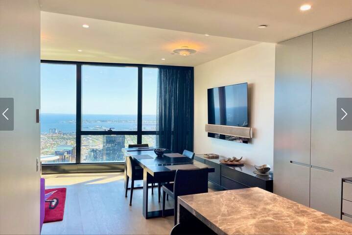 Sky High Luxury Panoramic Views gallery image 2