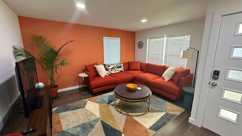 Successful Airbnb property: Villa Española - APT 2BR - 10 min to Downtown in Highland