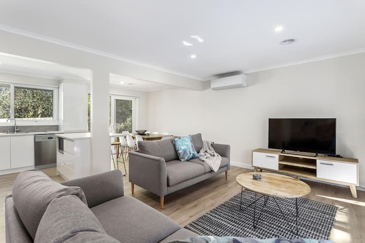 Serenity By The Sea *Stay 3 Pay 2* - Sorrento