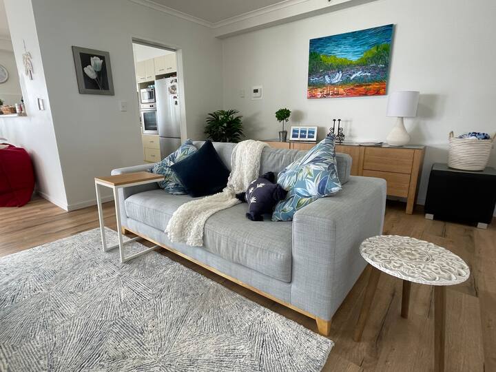 Bluetique - Beachside Bliss - Surfers Paradise