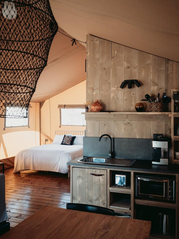 Echidna Ridge Interior