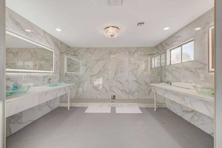 6500 SF+Single floor +super pool+ luxury Jacuzzi gallery image 3