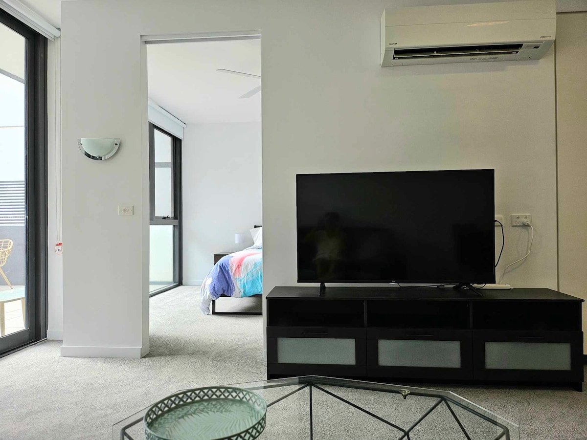 Popular Airbnb listing: Modern Ground floor apartment in Lyons in Woden Valley