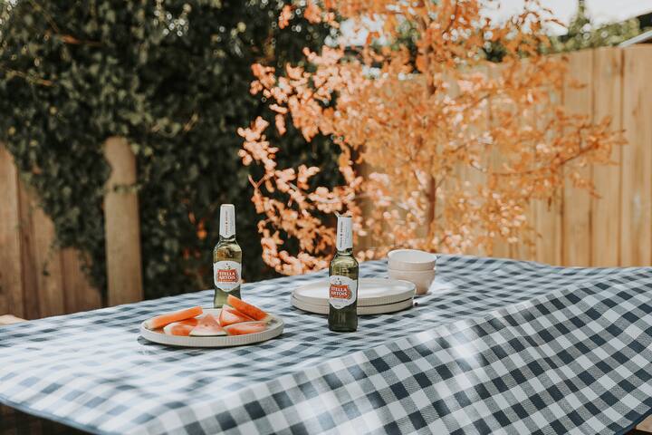 Luxurious home with Calming view in Hobart gallery image 5