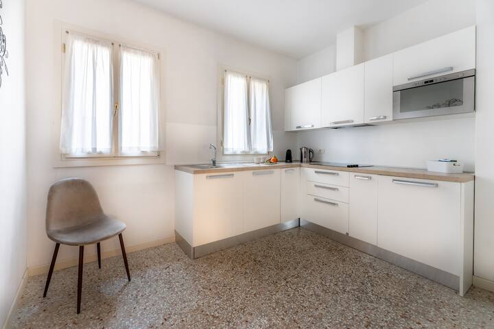 Executive Apartment at Rialto gallery image 4