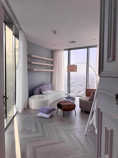 A luxury 3-BR apt, with sea view