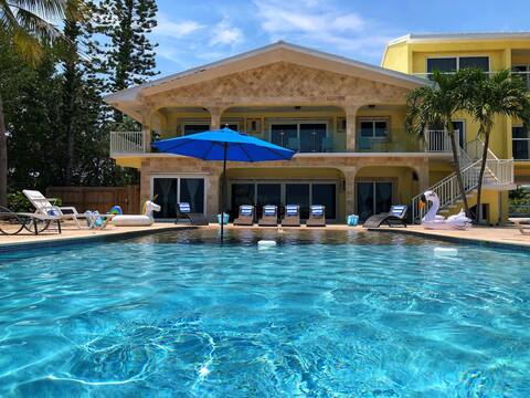 Great Large Group Retreat! Sleeps Up To 30!