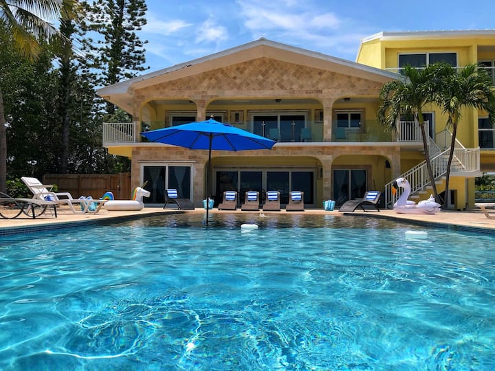Great Large Group Retreat! Sleeps Up To 30! - Marathon, FL