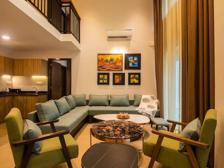 Living room image 6