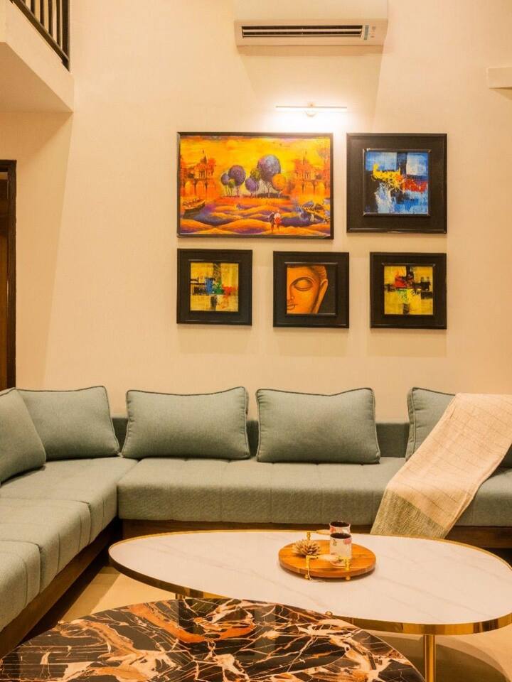 Living room image 11