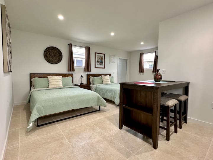 Charming 2-Bed Quiet Guesthouse