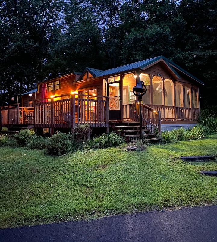 Rural Cabin Close to Town