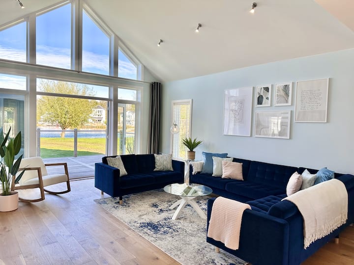 23 Summer Lake, 4 Bedroom Luxury Lakeside Lodge - South Cerney