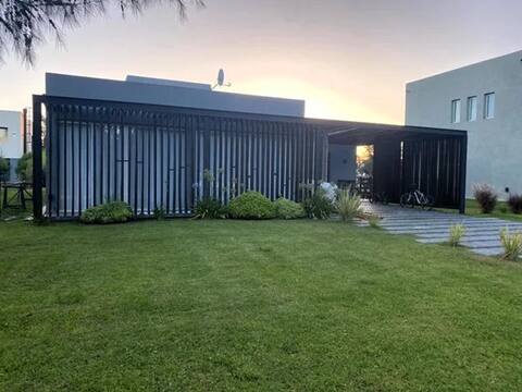 Hermosa Casa Familiar en Country