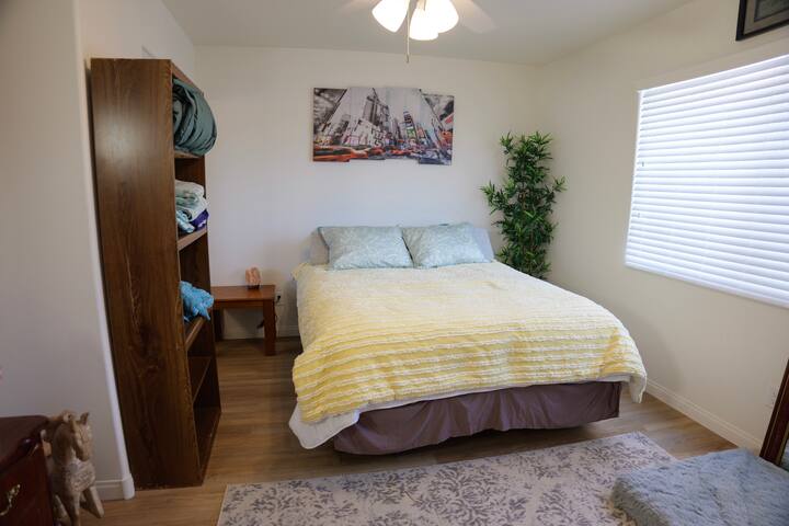 328) Short drive to Vegas strip! gallery image 5