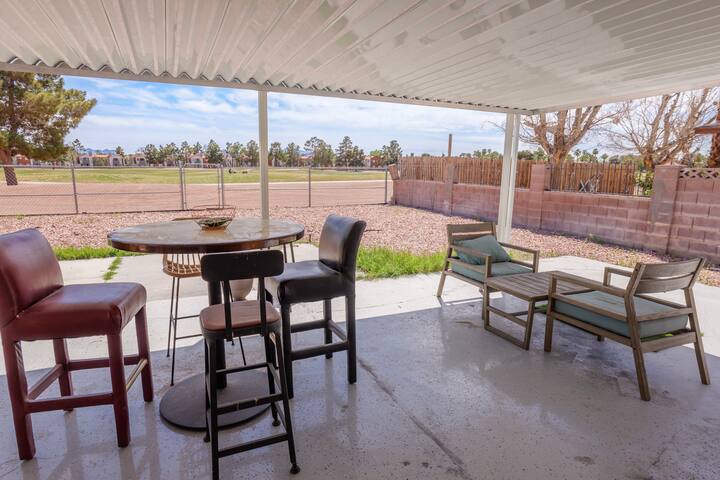 328) Short drive to Vegas strip! gallery image 3