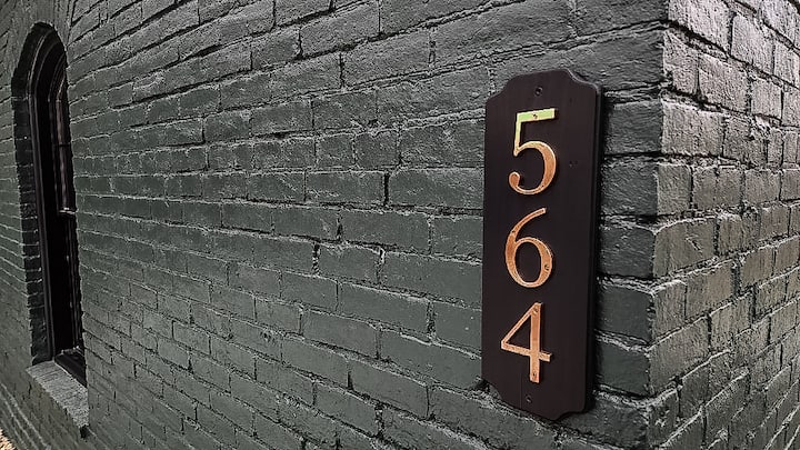 Beautifully Restored Guesthouse, 564 - Guesthouses for Rent in