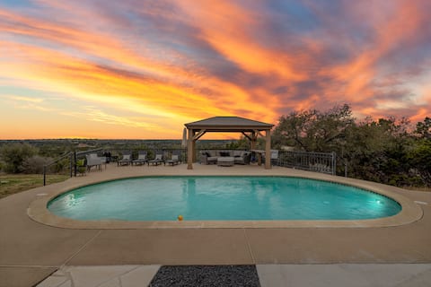 Ranch Retreat: Amenities Galore!