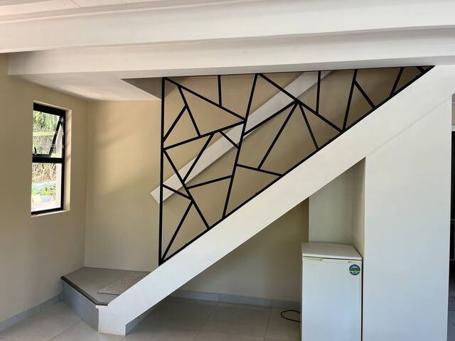 Sunny and tranquil place gallery image 5