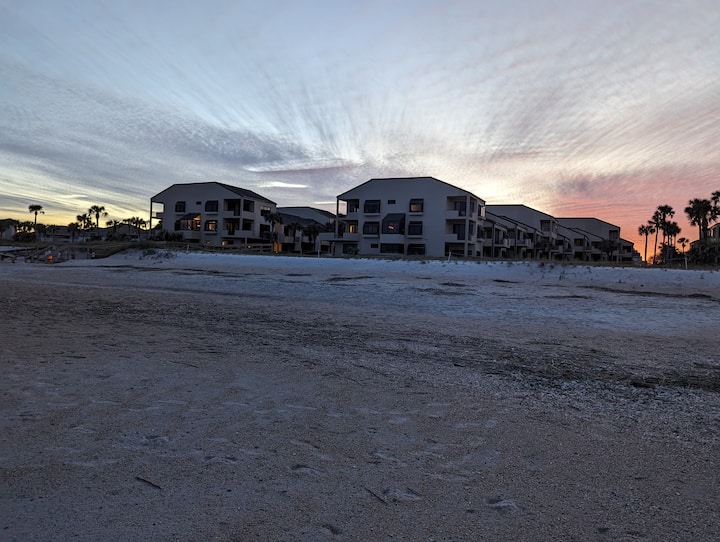 Luxury Pv Beach Condo - Sleeps 10 Near Mayo & Tpc - Ponte Vedra Beach, FL