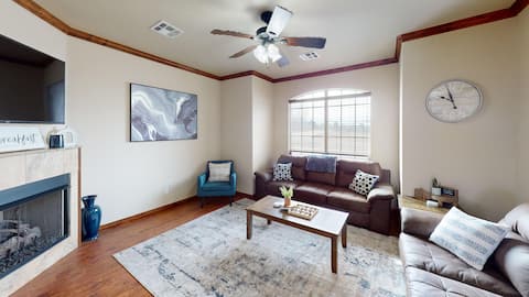 The Cozy Casa : Comfort Awaits!