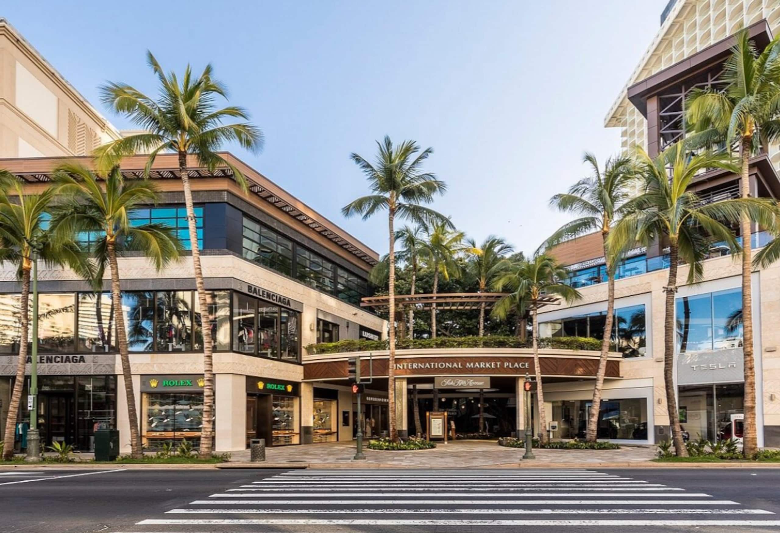 Condo in Honolulu · ★4.87 · Studio · 1 bed · 1 private bath - Image 47