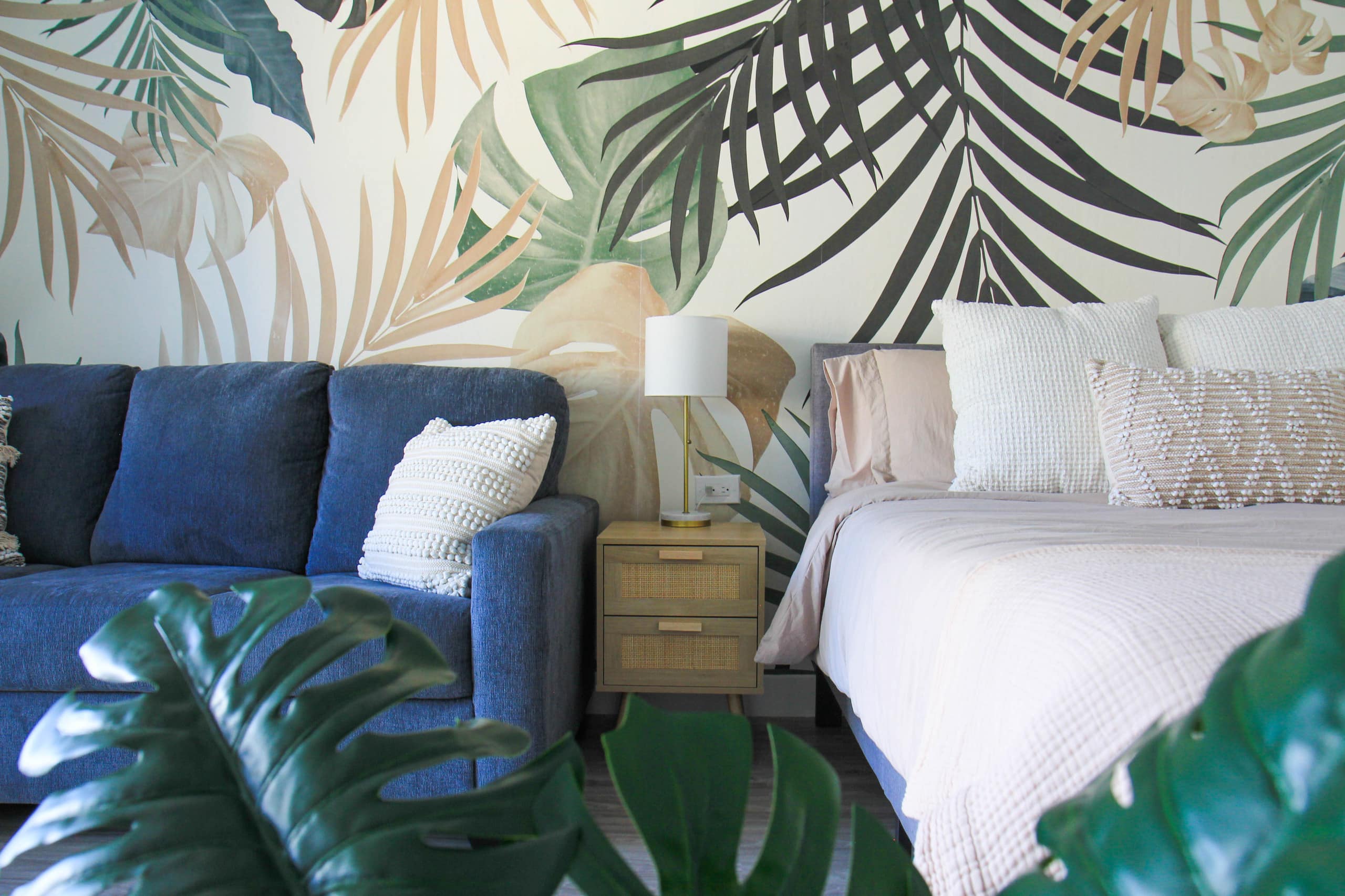 Condo in Honolulu · ★4.87 · Studio · 1 bed · 1 private bath - Image 7