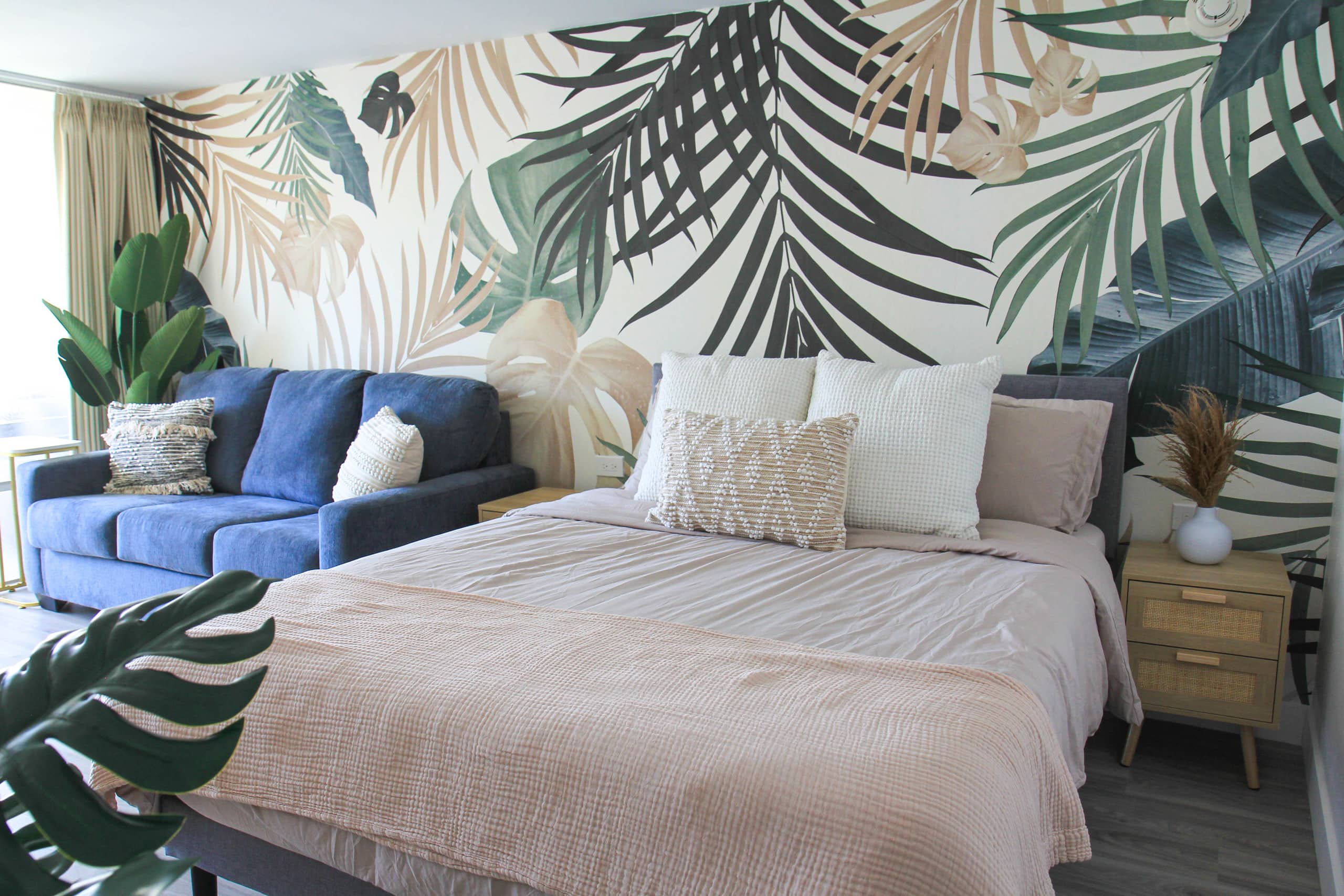 Condo in Honolulu · ★4.87 · Studio · 1 bed · 1 private bath - Image 1