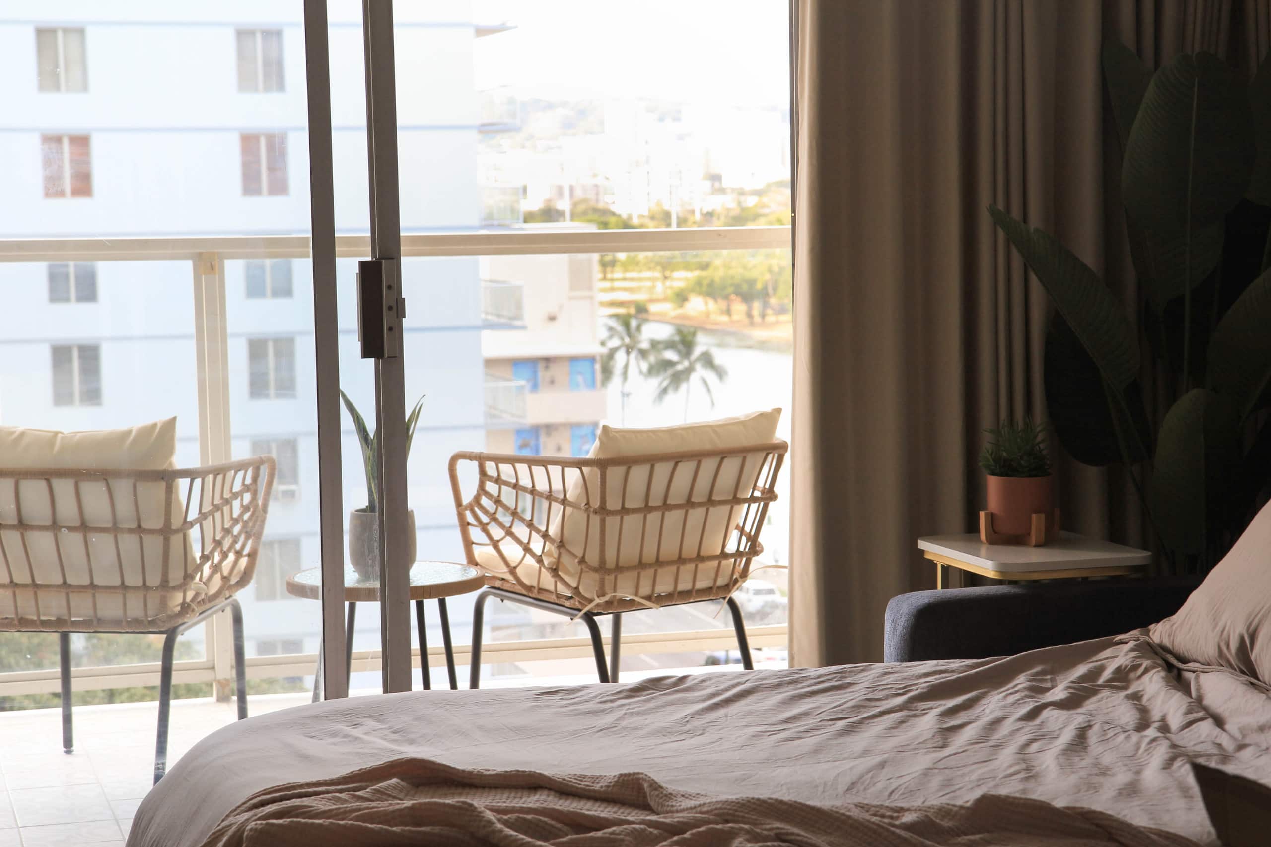 Condo in Honolulu · ★4.87 · Studio · 1 bed · 1 private bath - Image 36