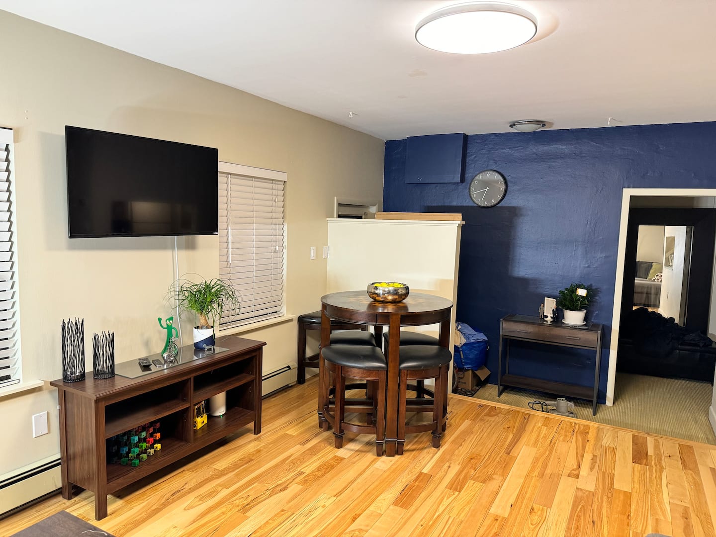 Cozy Ground Level Apartment