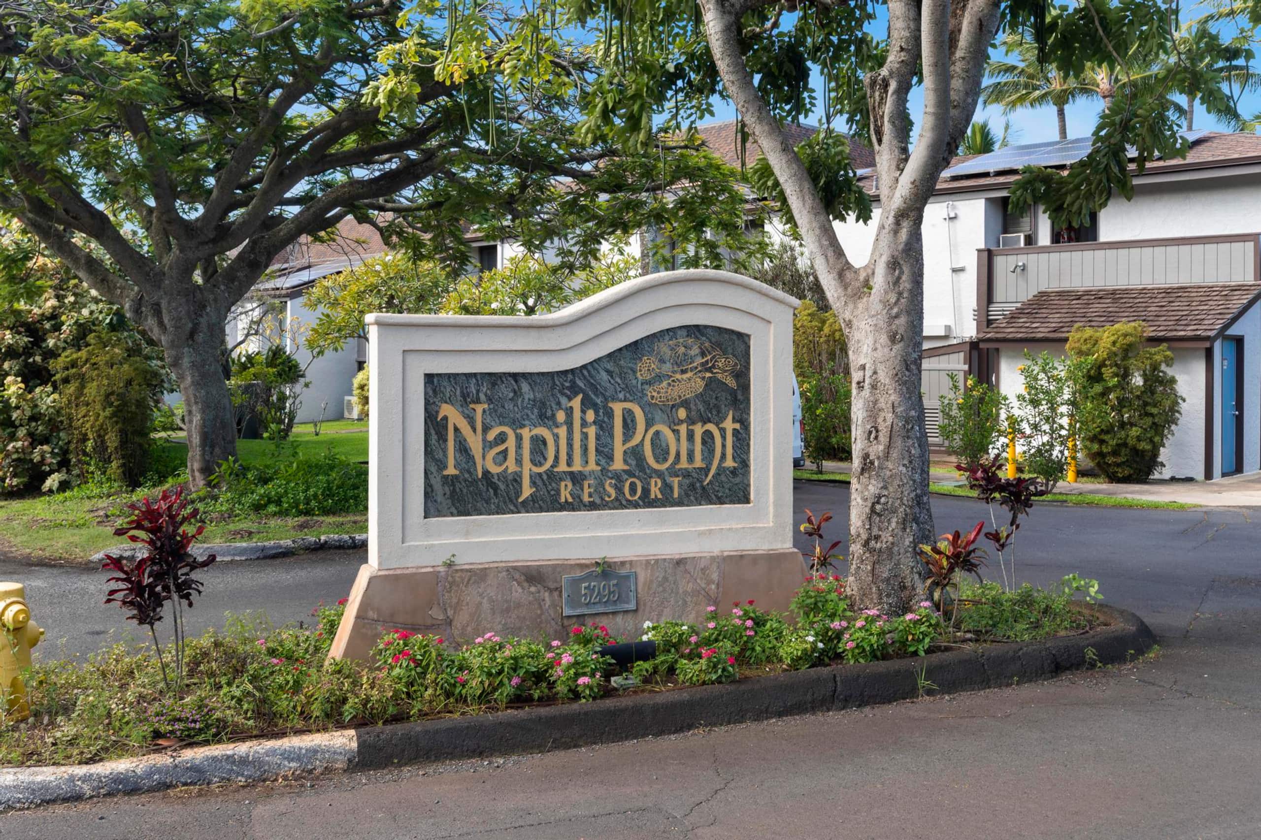 Townhouse in Lahaina · ★4.94 · 1 bedroom · 2 beds · 1 bath - Image 42