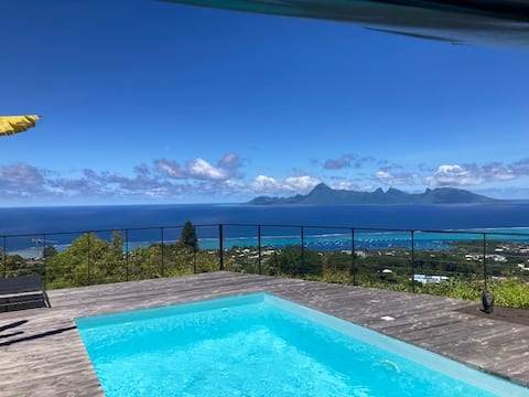 Pool house and spectacular ocean view - 
3 BDR