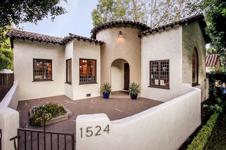 The Great Gatsby on the Sunset Strip 3+2+Hot Tub