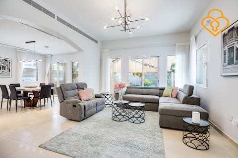 Popular Airbnb listing: Spacious 2 B/R Villa with pool, JVT in Al Barsha South Fifth