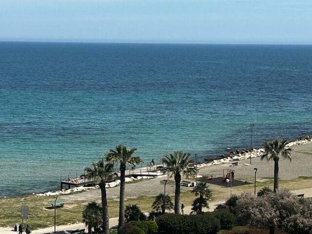 Front Beach Apartment gallery image 2