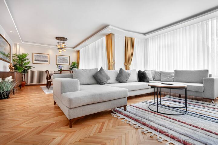 Signature Luxury Apartment At Galataport / Uzay 2 gallery image 3