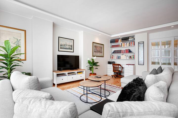 Signature Luxury Apartment At Galataport / Uzay 2 gallery image 2