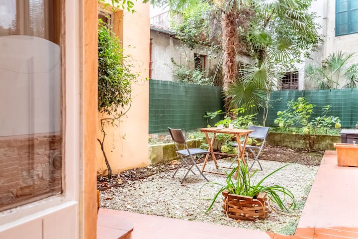 Private Garden] Lucca Center - Apartments for Rent in Lucca