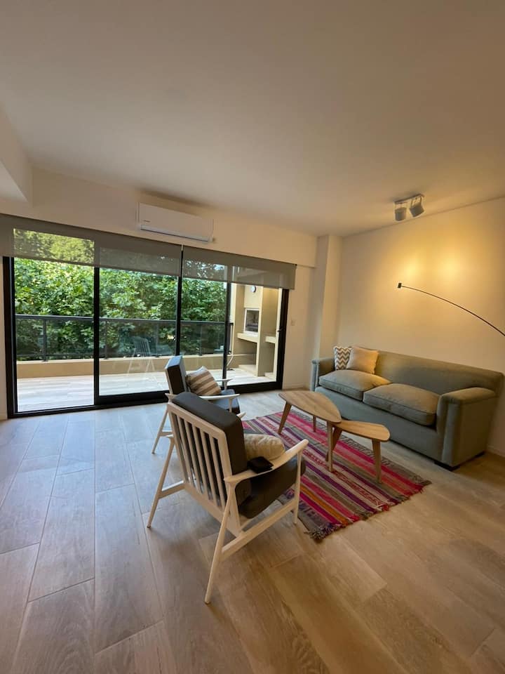 Departamento de 2 ambientes con balcón y parrilla en Villa Crespo